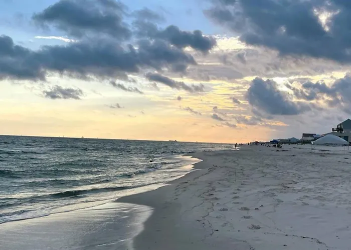 The Ona - Walk To Beach, Heated Pool, Pets Ok Holiday home Gulf Shores