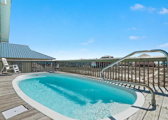 The Ona - Walk To Beach, Heated Pool, Pets Ok
