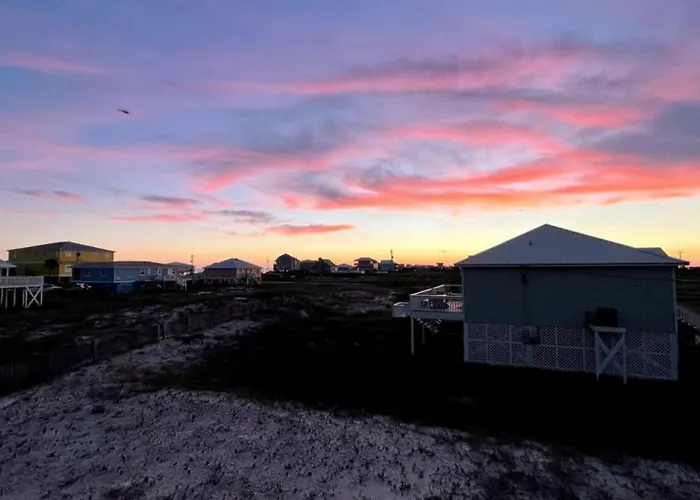 Holiday home The Ona - Walk To Beach, Heated Pool, Pets Ok