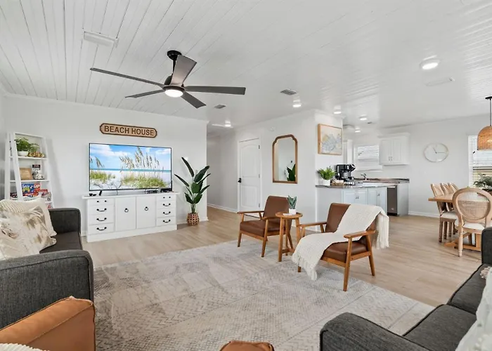 The Ona - Walk To Beach, Heated Pool, Pets Ok