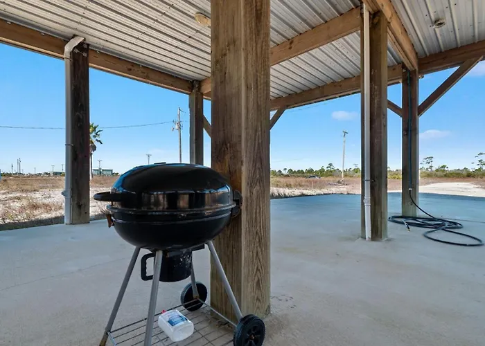 The Ona - Walk To Beach, Heated Pool, Pets Ok Holiday home